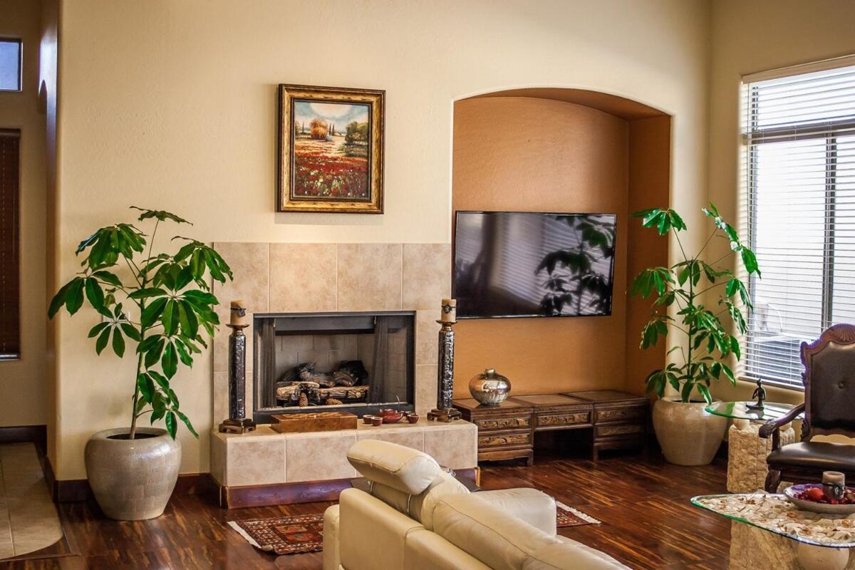 Holiday home Luxury-3 Bed-two Full Master-best Location Scottsdale